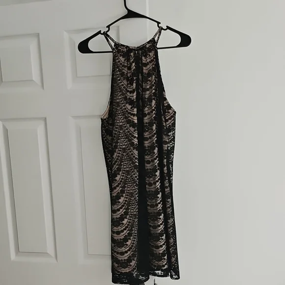 London Times Black Lace over Nude Slip Petite Dress - Picture 2 of 3